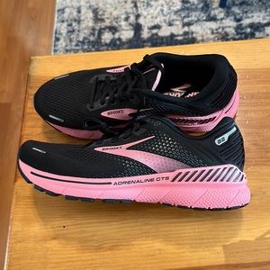 Brooks Adrenaline GTS 22 shoes.